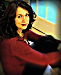 0736c1574a650ac1d188b0_L__V372245506_SX200_