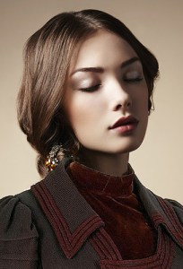 Alice in old dress (1892) small