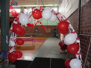 800px-Interior_view_of_Roll_High_School_Gymnasium_taken_from_Southeast_entrance